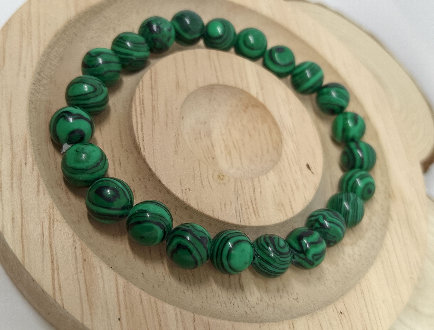 Pyramide orgonite malachite et bracelet en malachite résinée