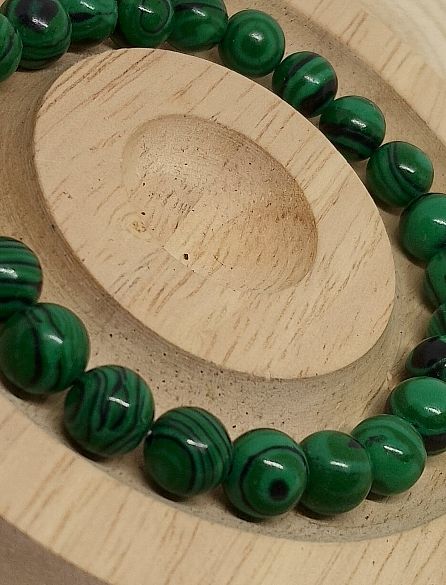 Bracelet et boucles d'oreilles en malachite résinée