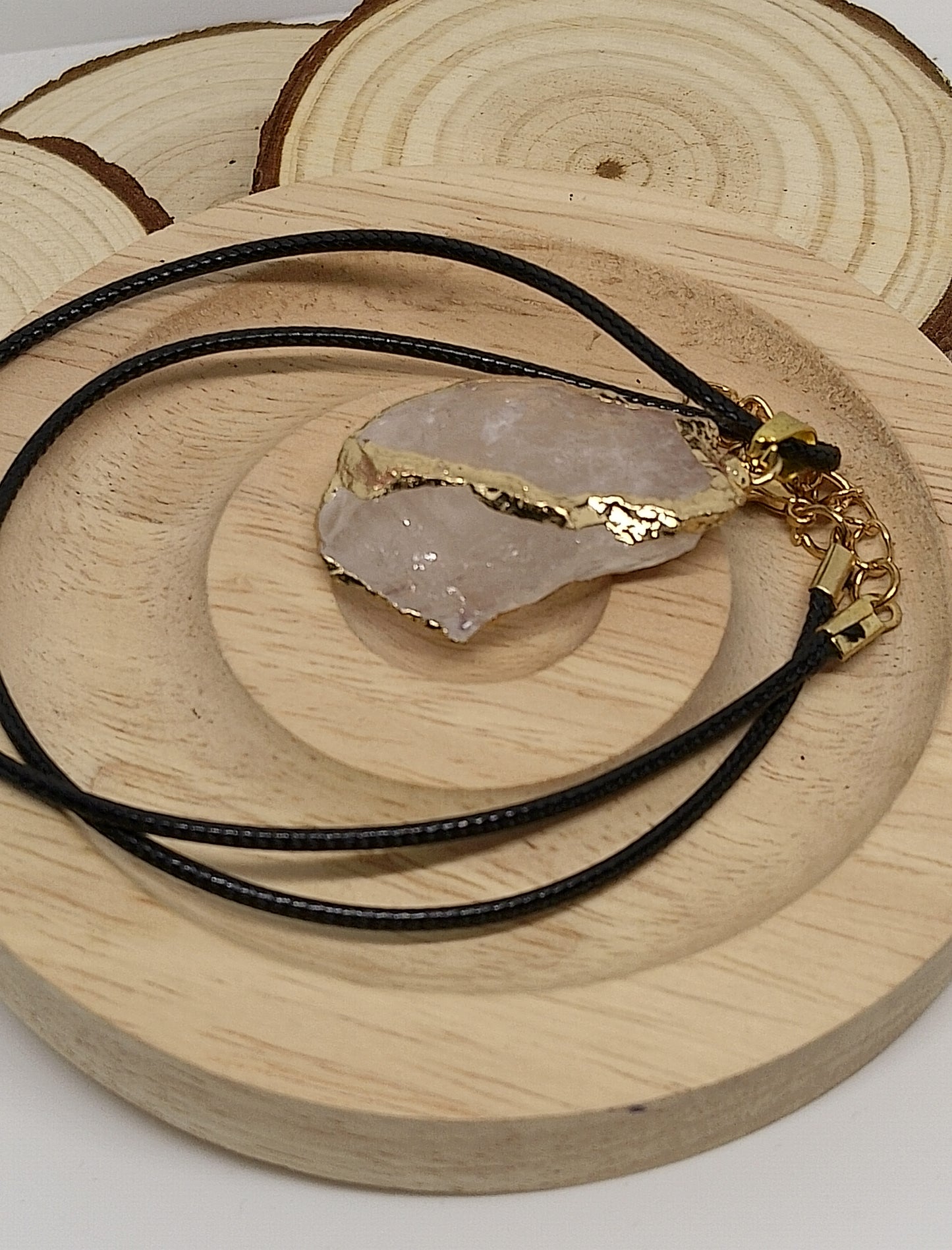 Collier en quartz blanc