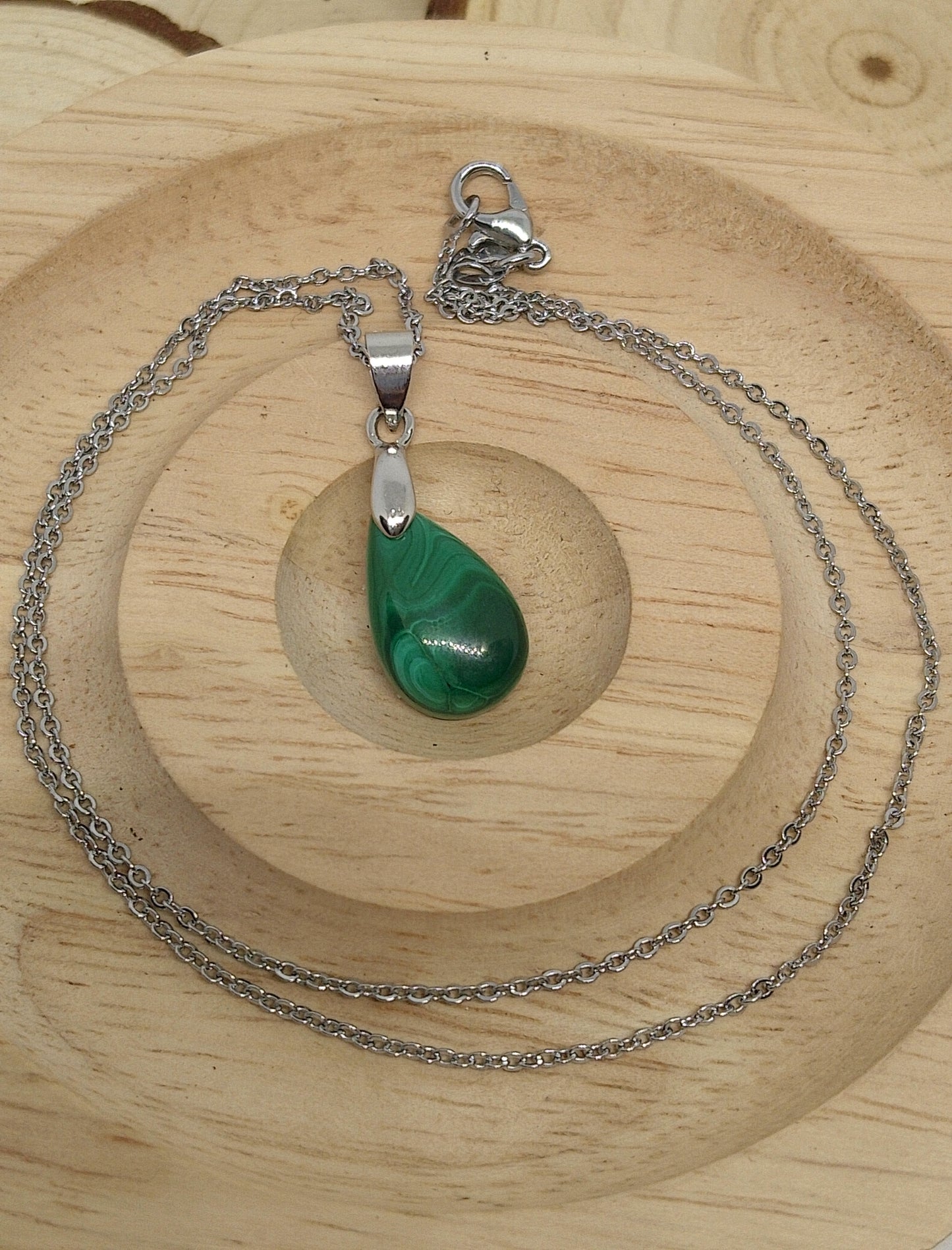 Collier en malachite véritable