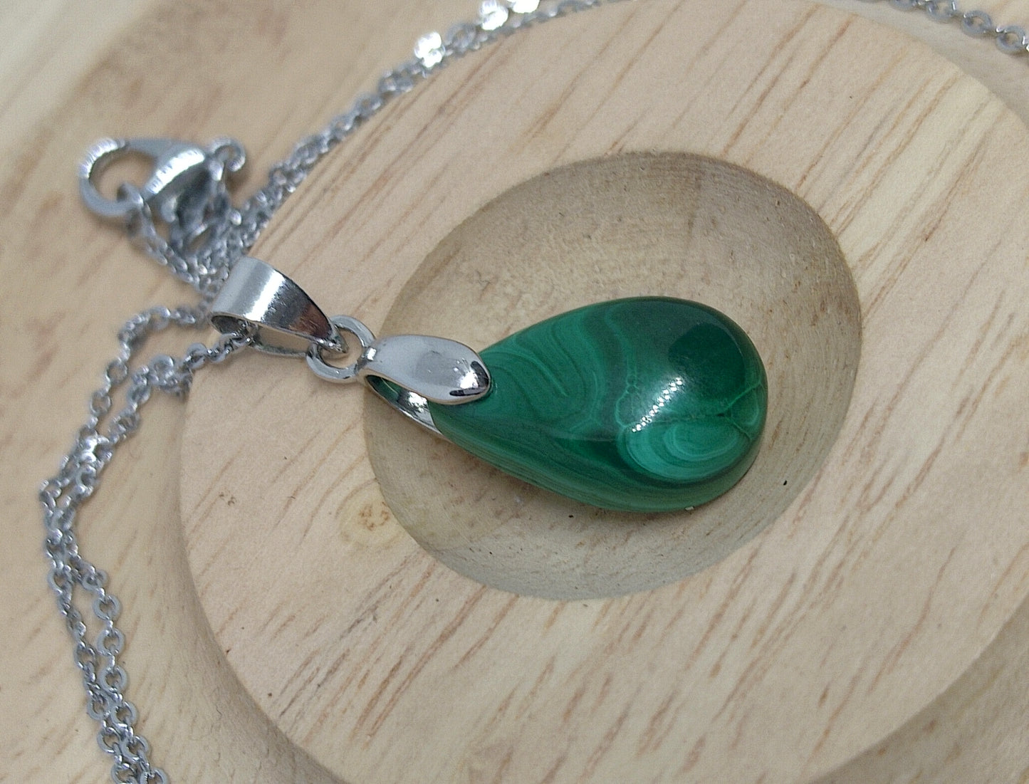 Collier en malachite véritable