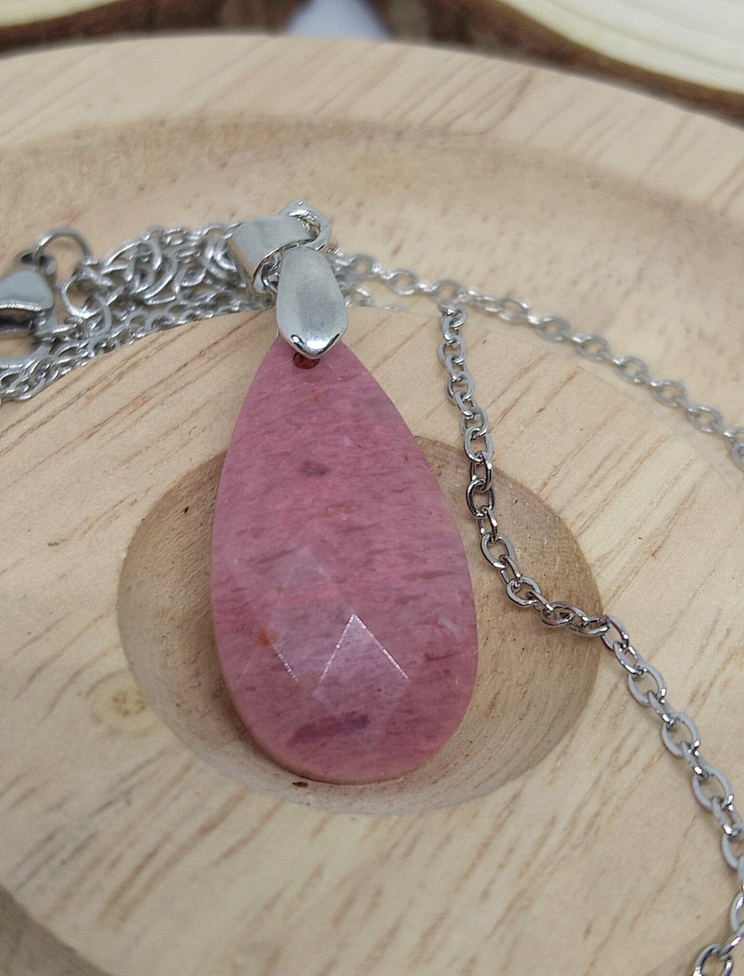 Collier en rhodonite