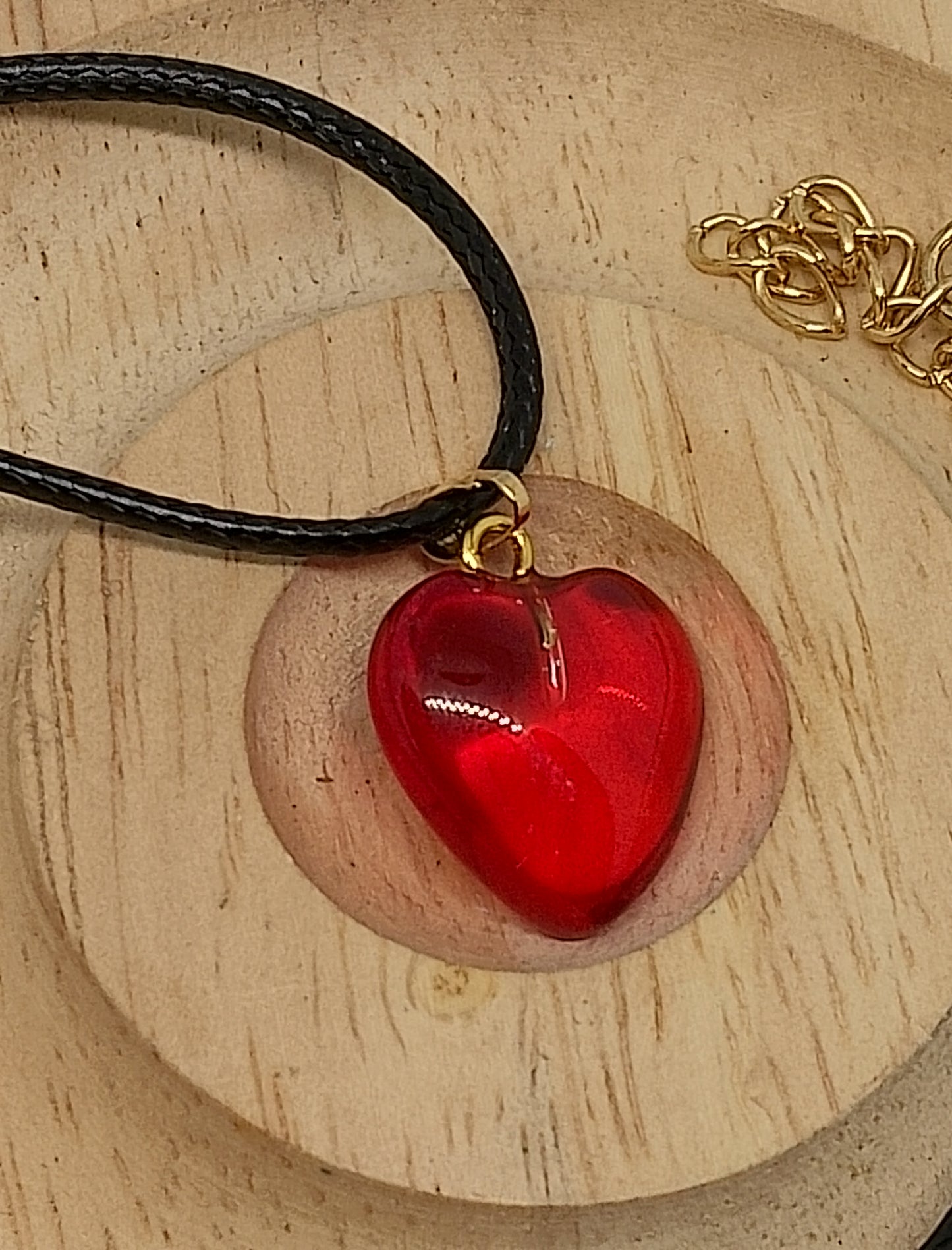 Collier coeur verre coloré