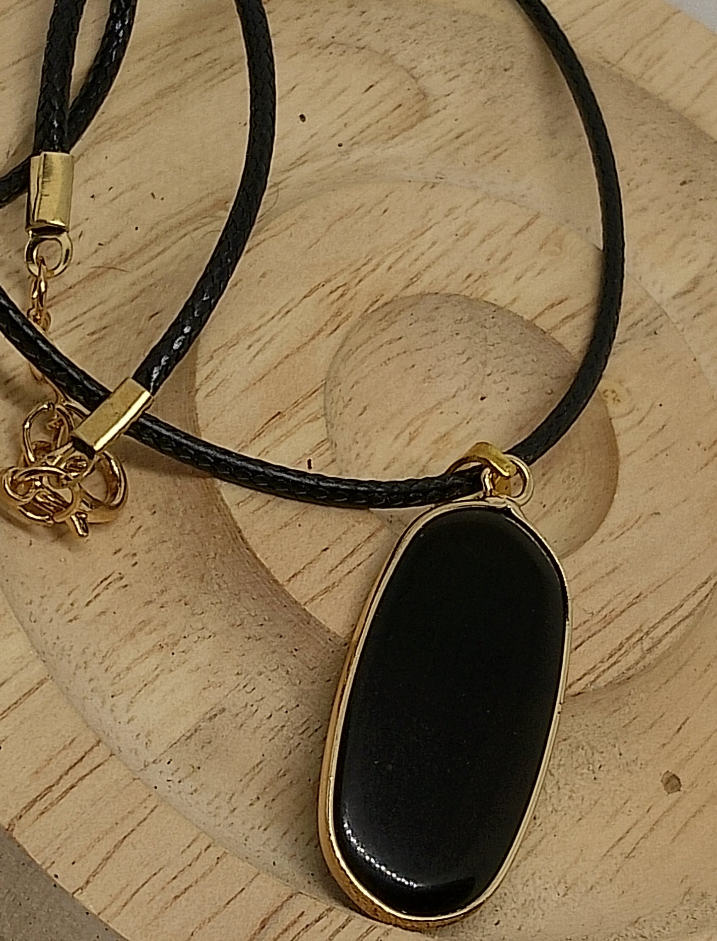 Collier en obsidienne