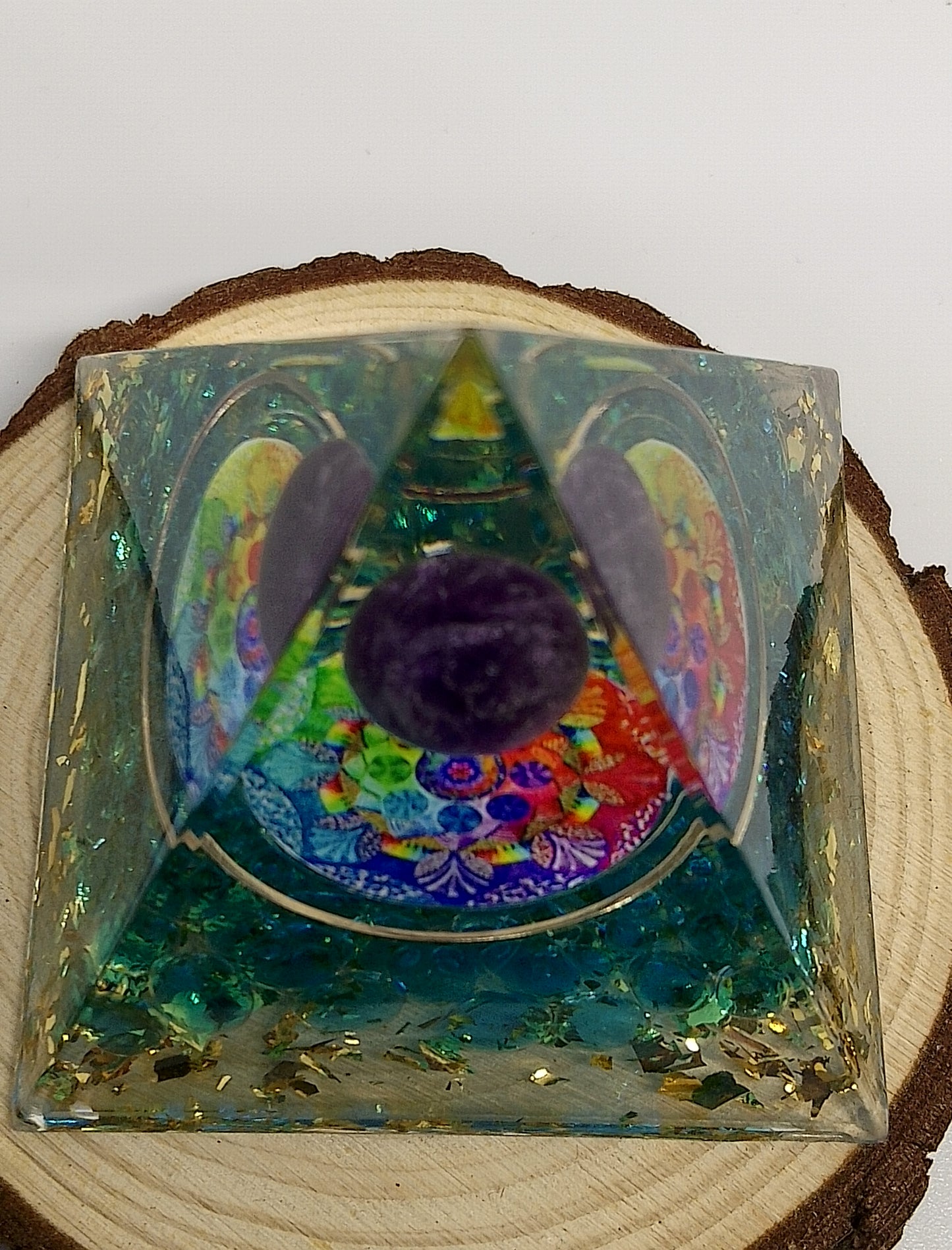 Pyramide orgonite améthyste