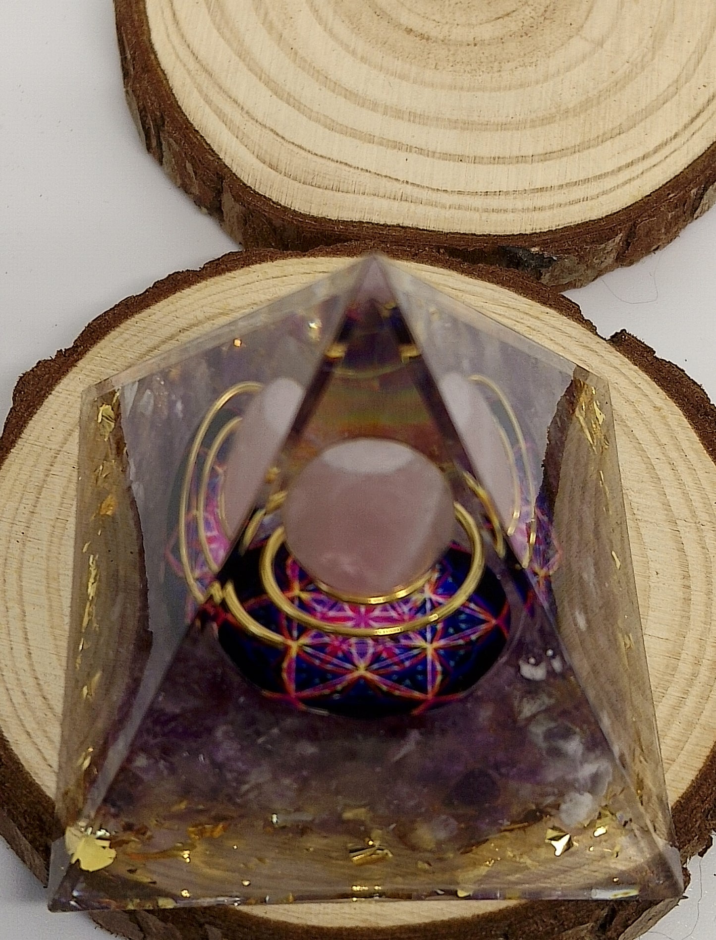 pyramide orgonite quartz rose améthyste