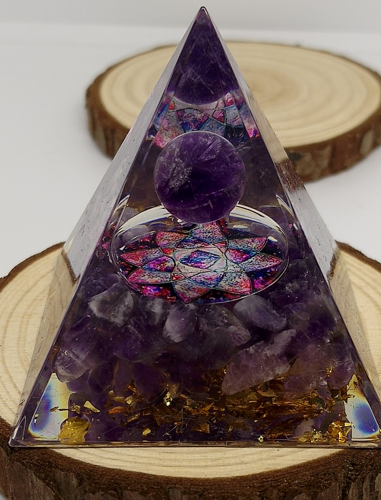 Pyramide orgonite améthyste