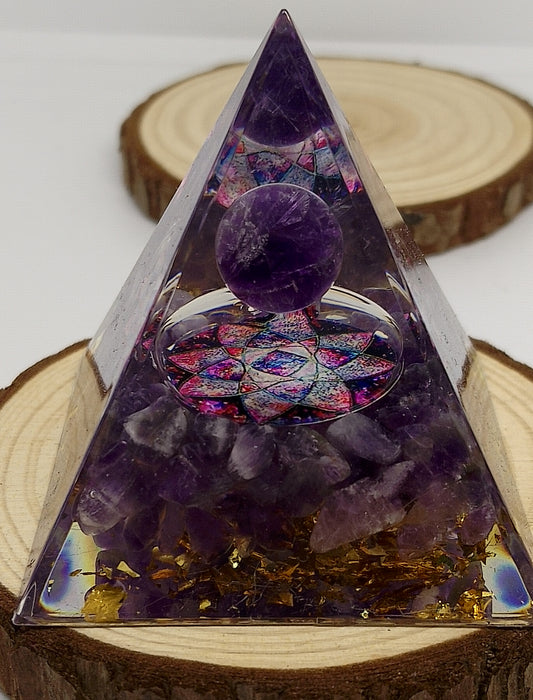 Pyramide orgonite améthyste