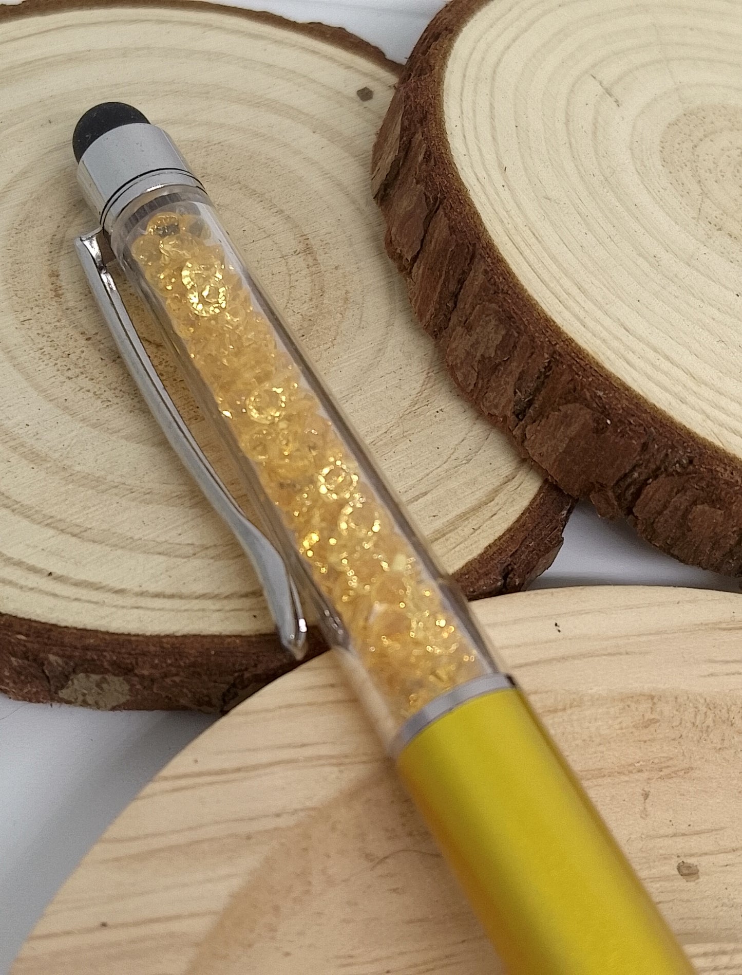 Stylo avec paillettes en verre coloré jaune