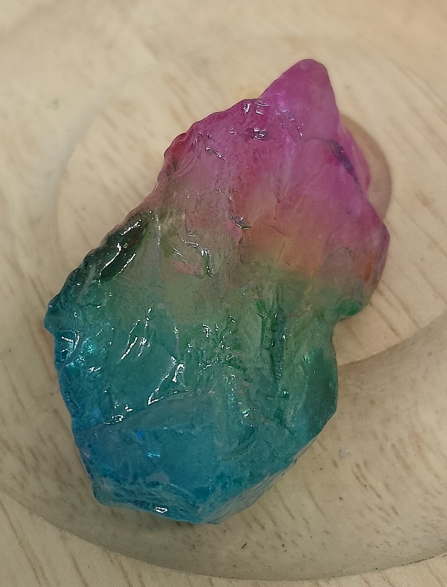 Pierre brute de quartz aura