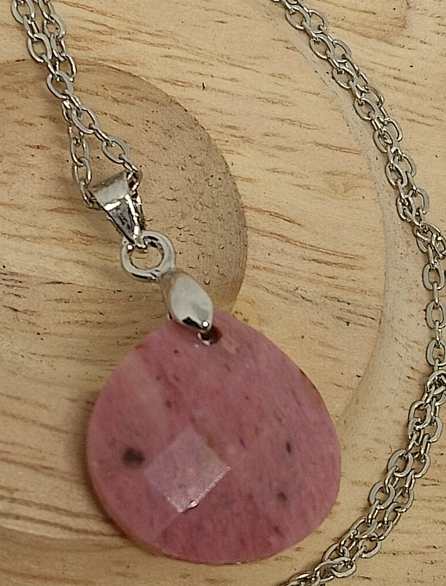 Collier en rhodocrosite