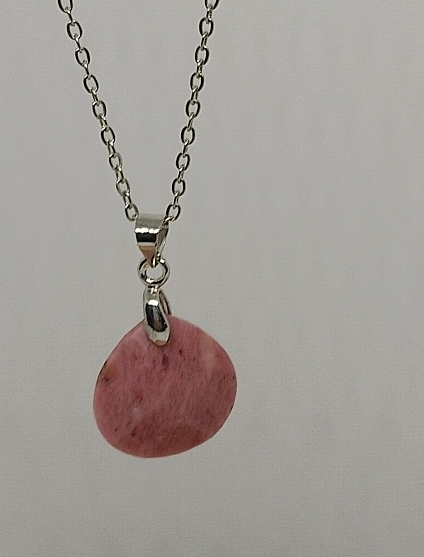 Collier en rhodocrosite