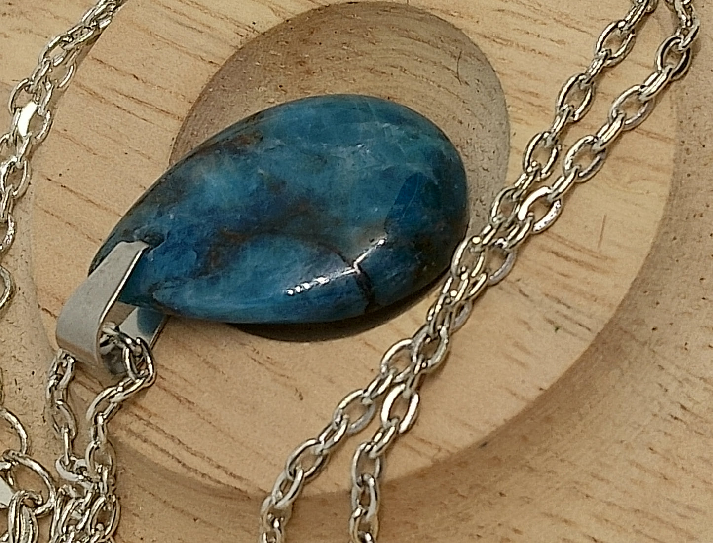 Collier en apatite