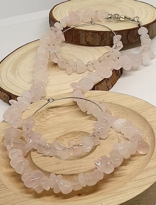 collier et boucles d'oreilles en chips de pierre