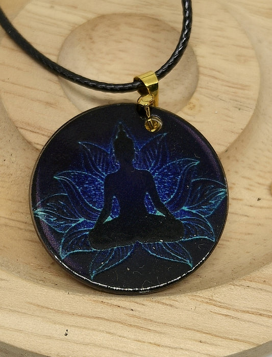 Collier bouddha en acrylique