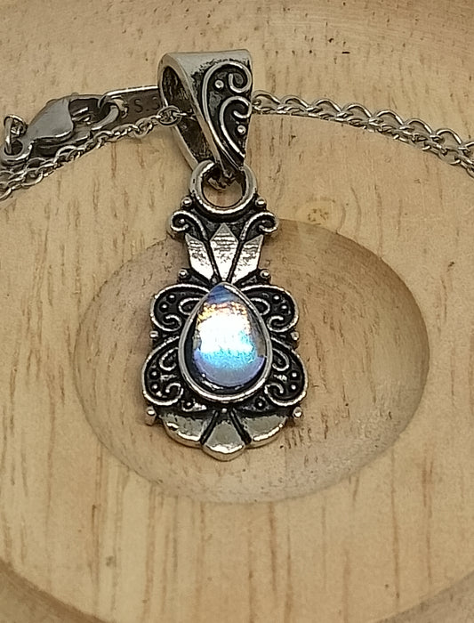 Collier pierre de lune et acier inoxydable