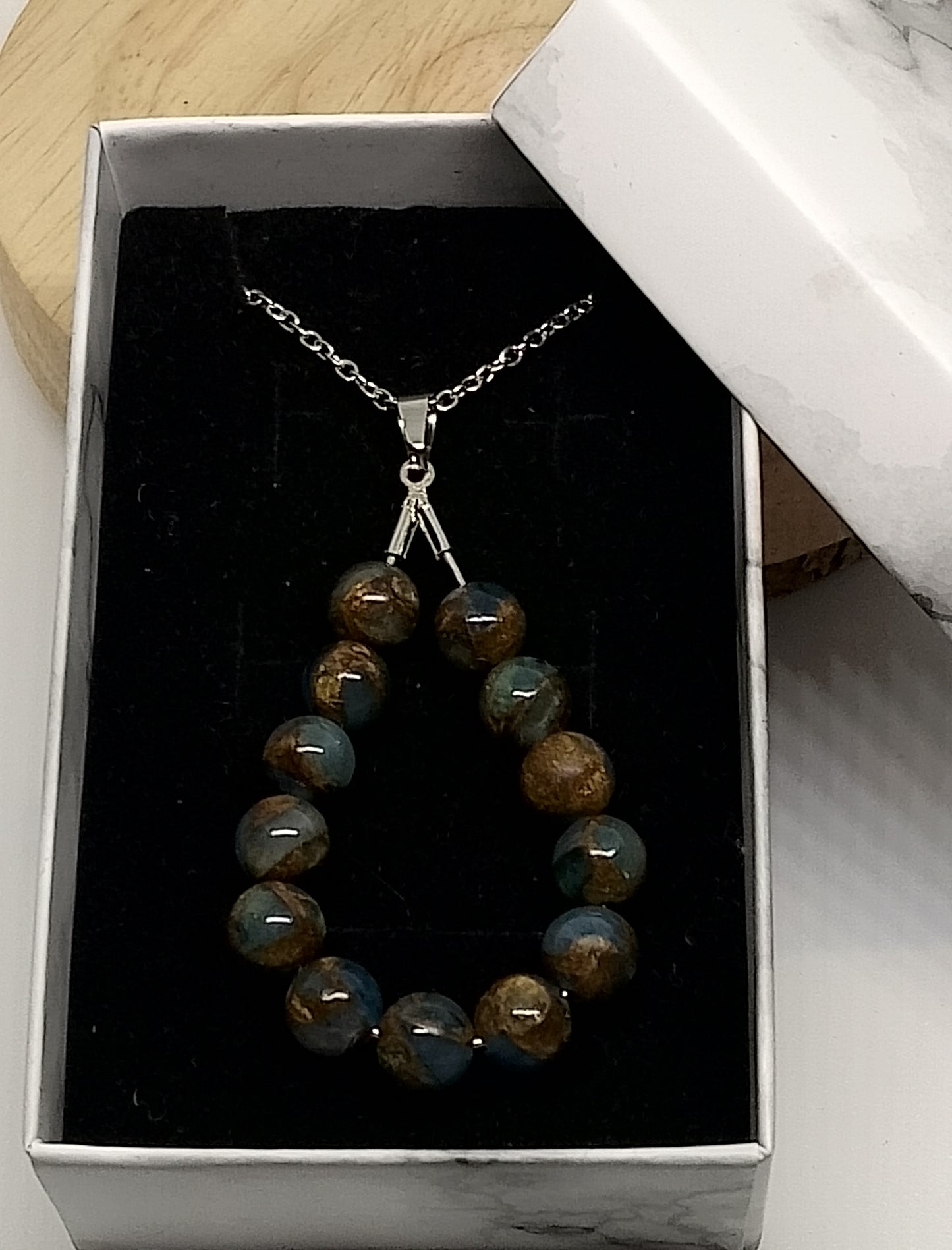 Collier en jaspe polychrome et acier inoxydable