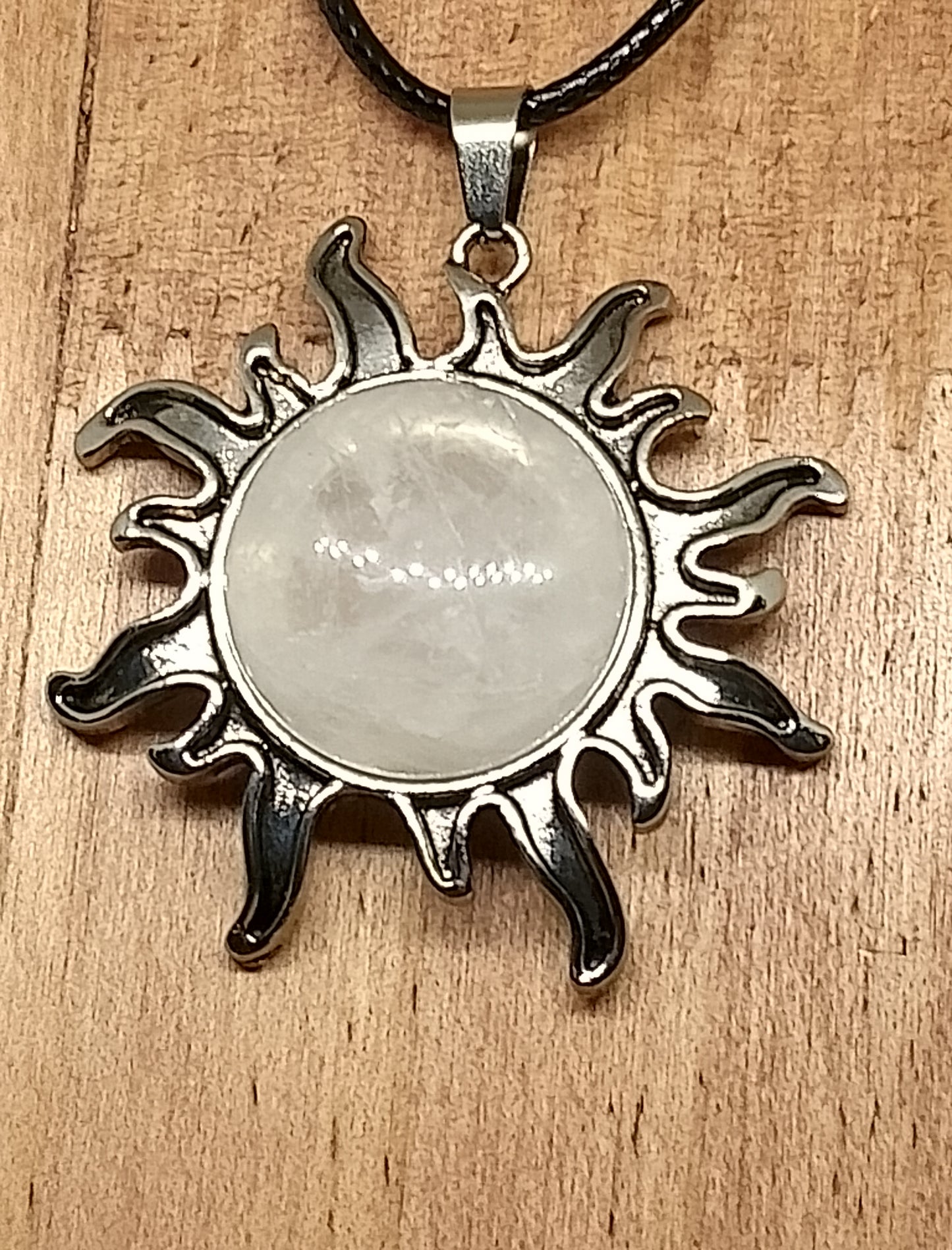 Collier soleil en quartz blanc
