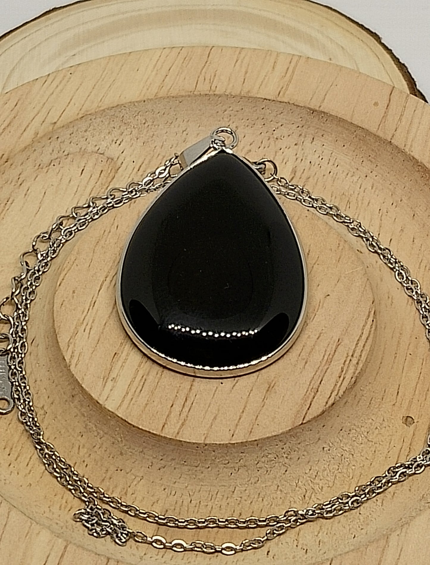 Collier en agate noire