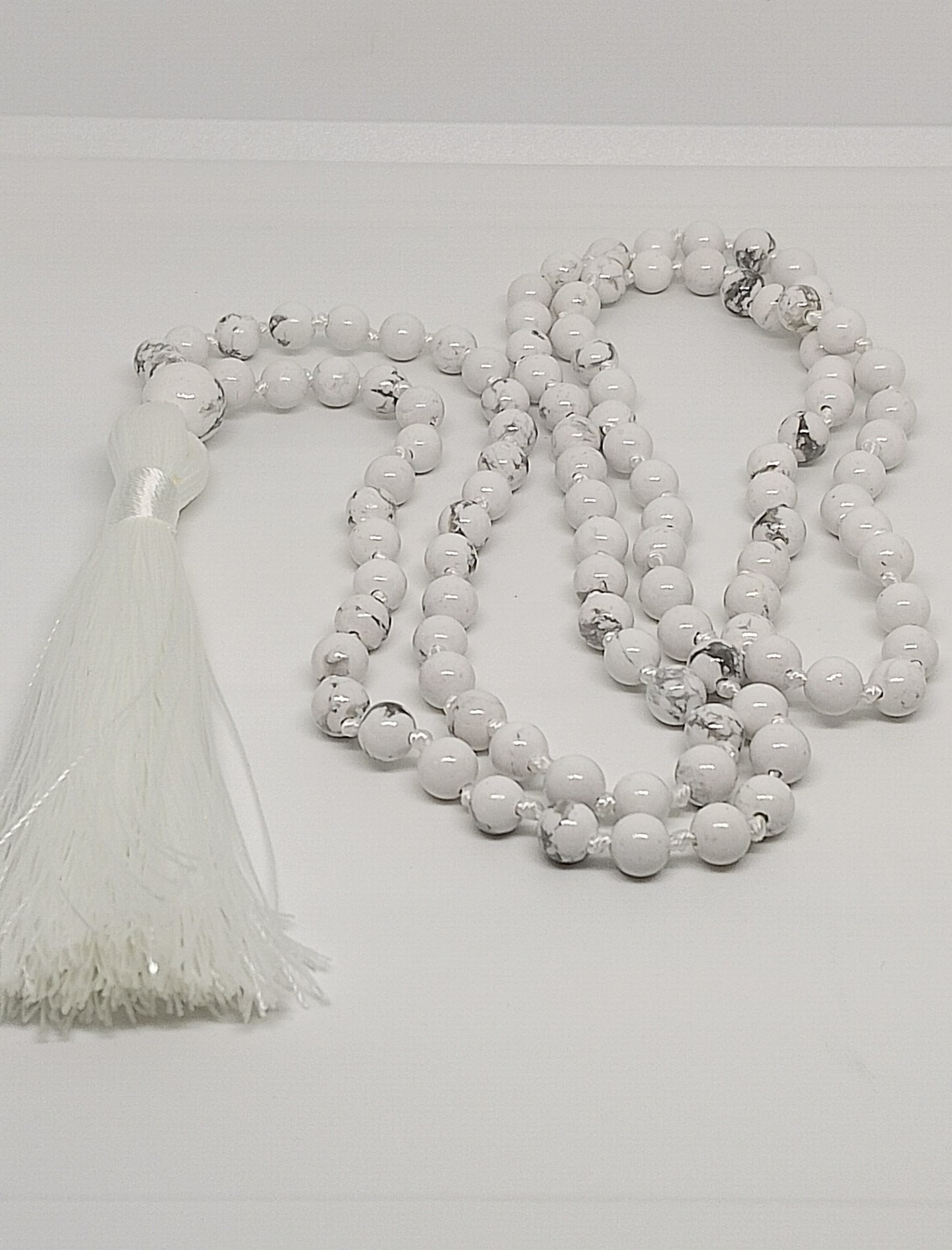 Collier Mala howlite blanche 6mm
