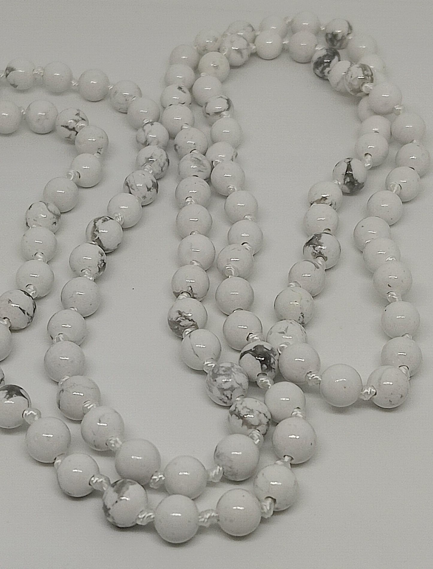 Collier Mala howlite blanche 6mm