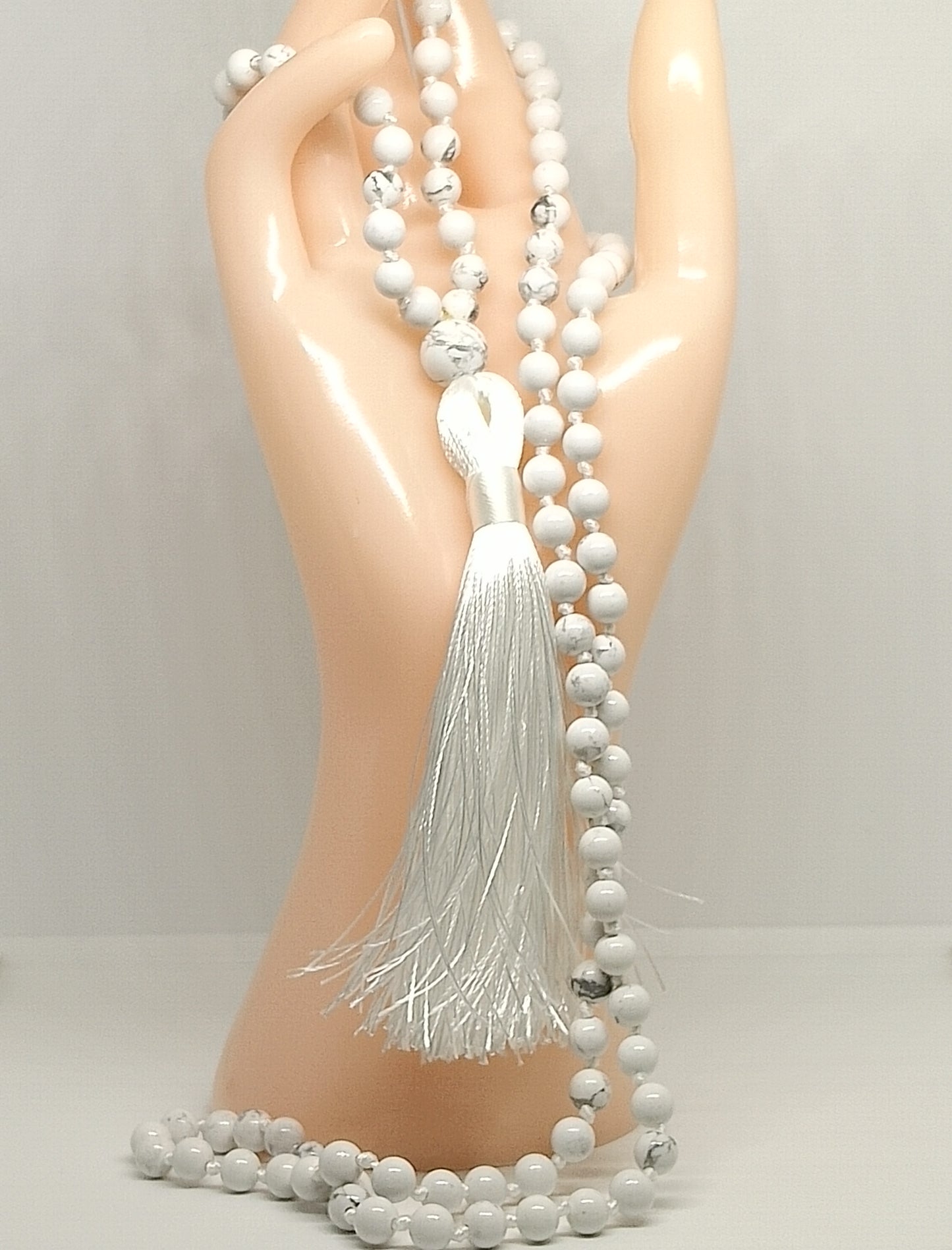 Collier Mala howlite blanche 6mm