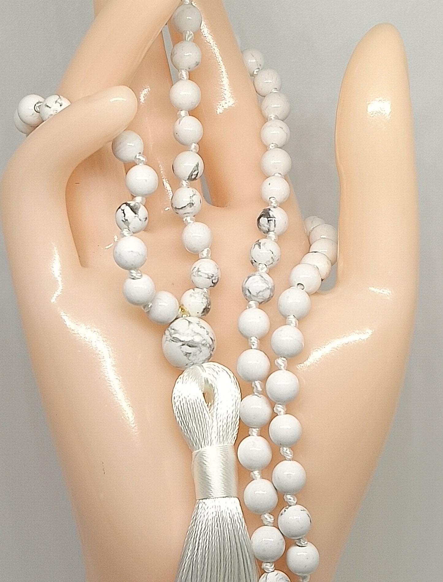 Collier Mala howlite blanche 6mm
