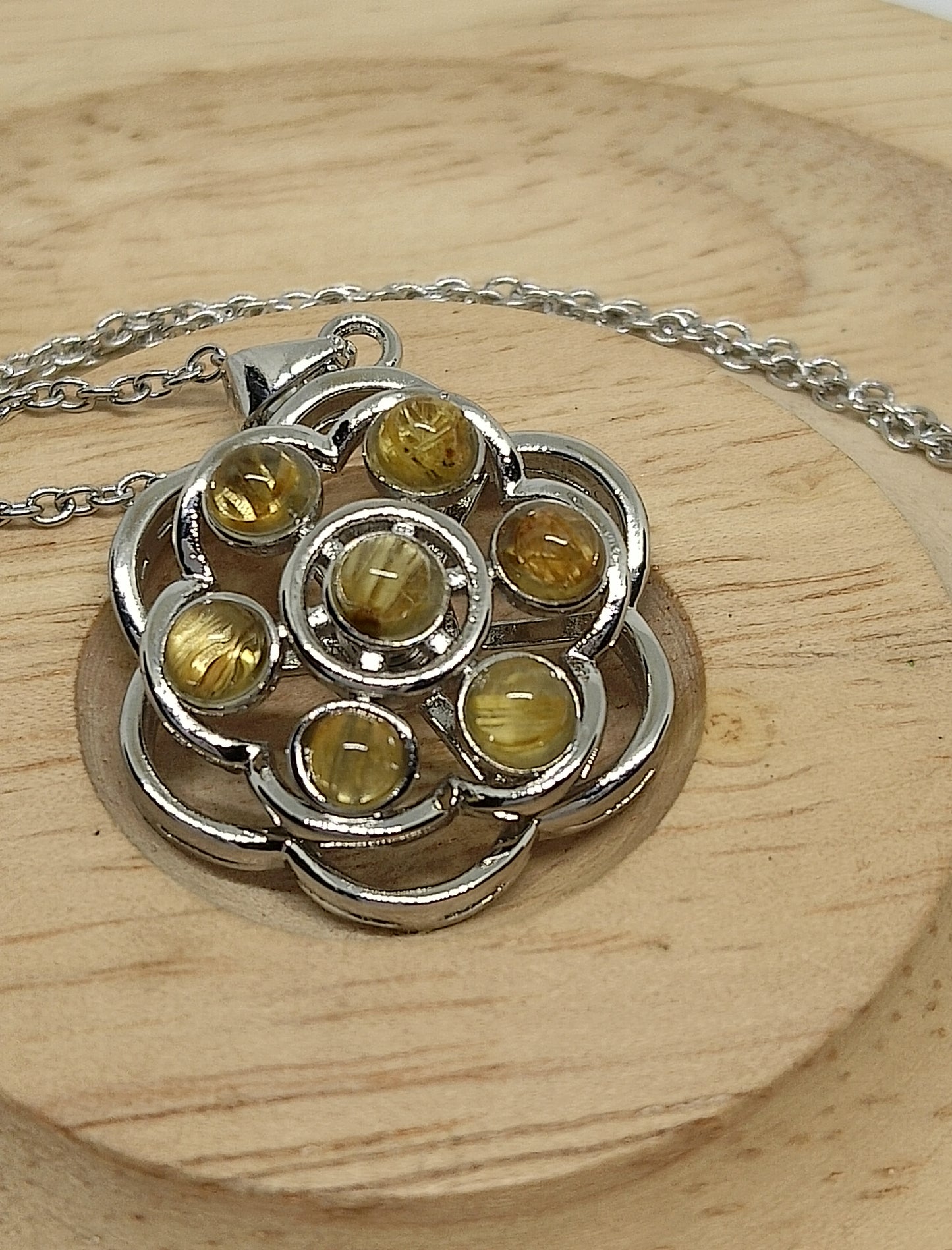 collier en quartz rutile