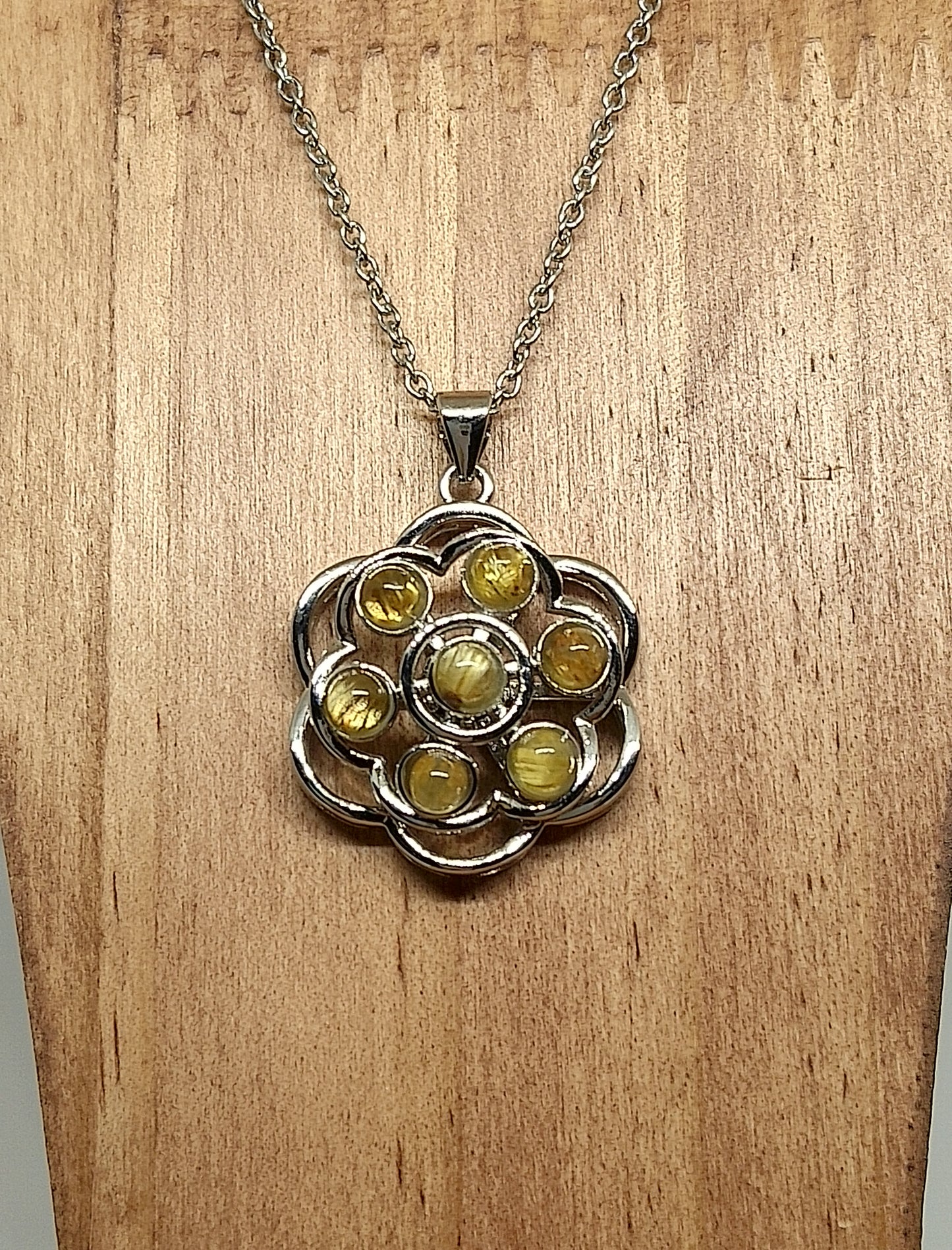 collier en quartz rutile