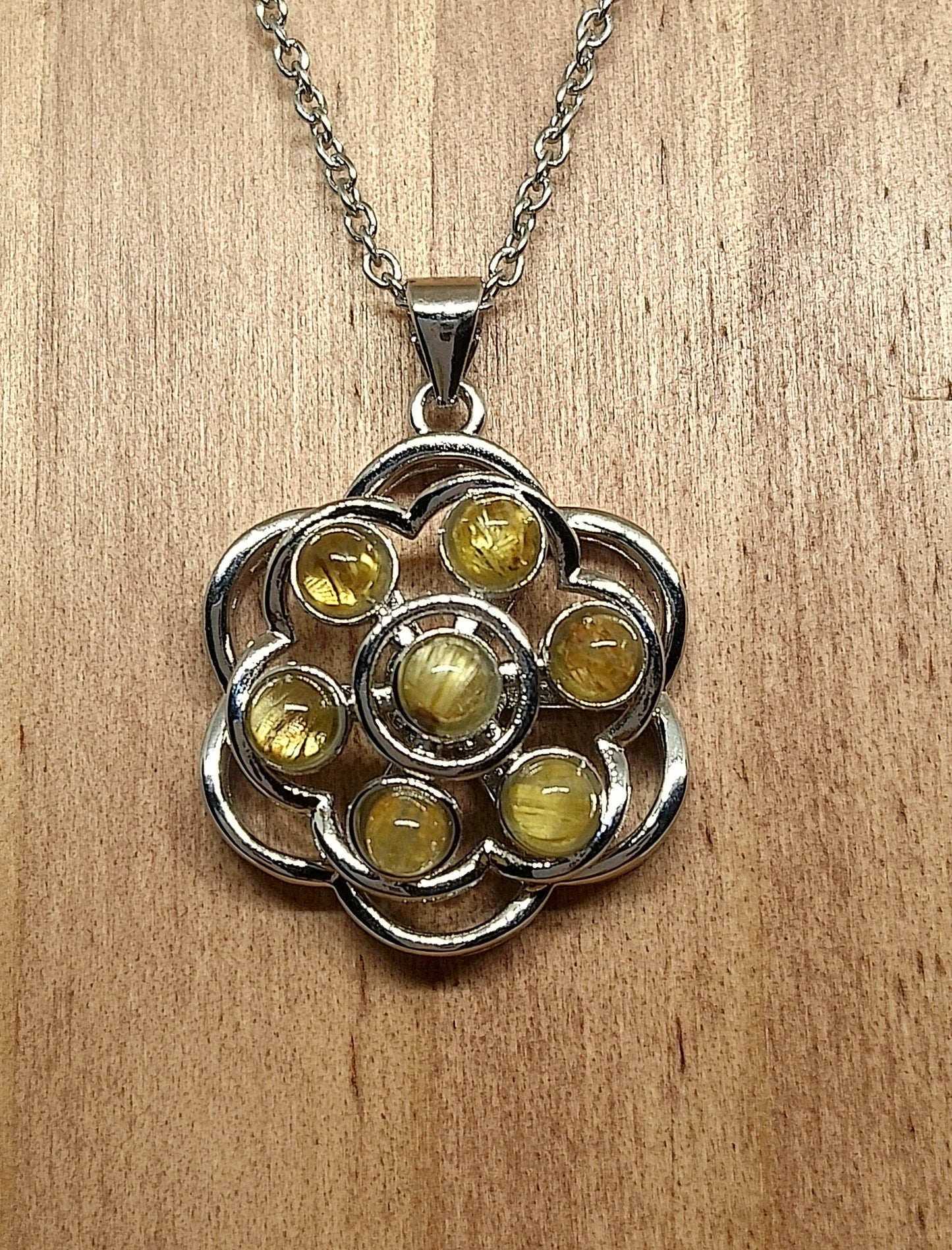 collier en quartz rutile