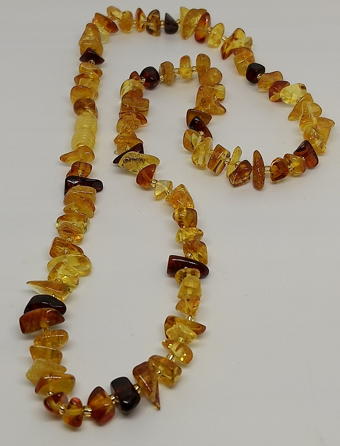 Collier en chips de résine d'ambre