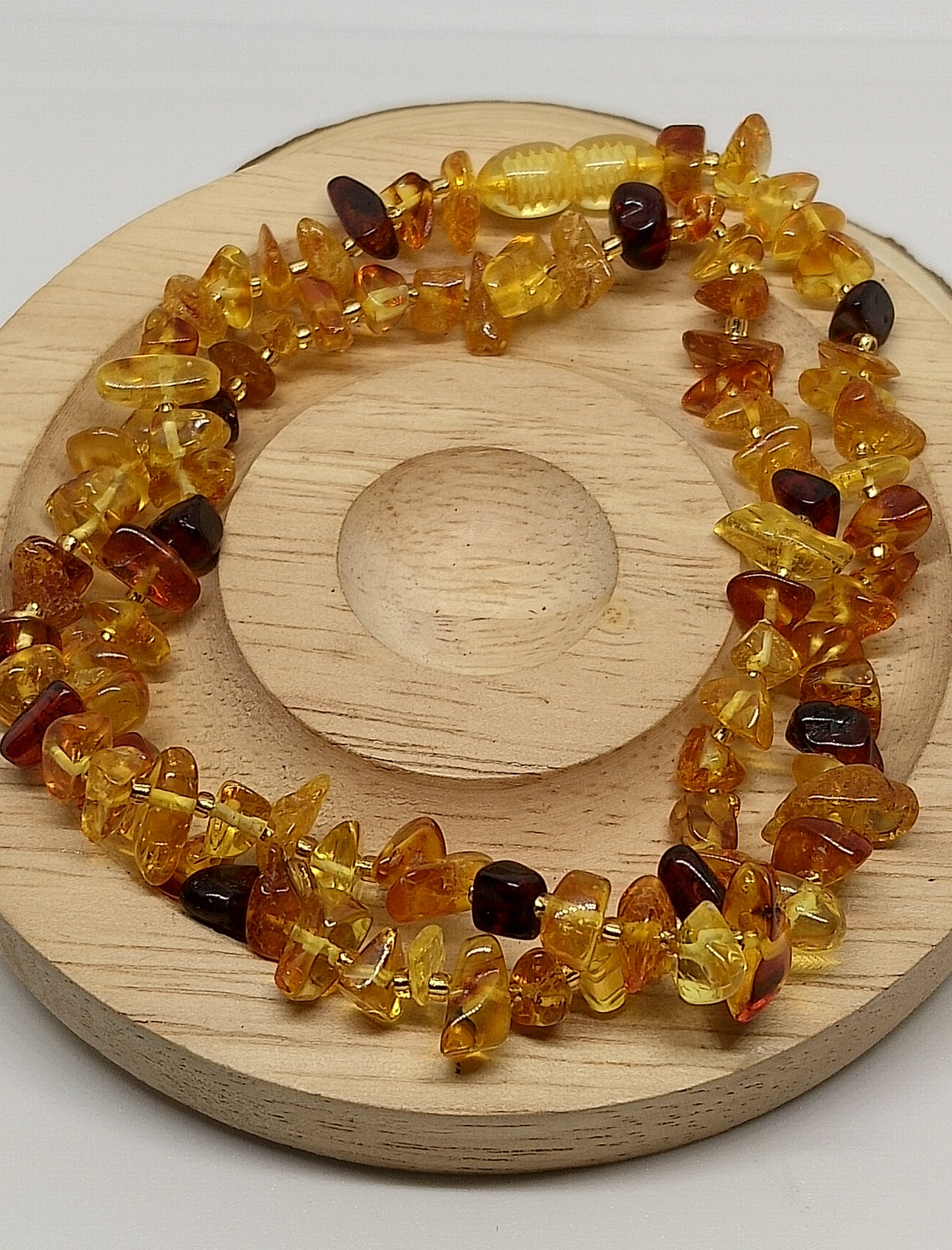 Collier en chips de résine d'ambre
