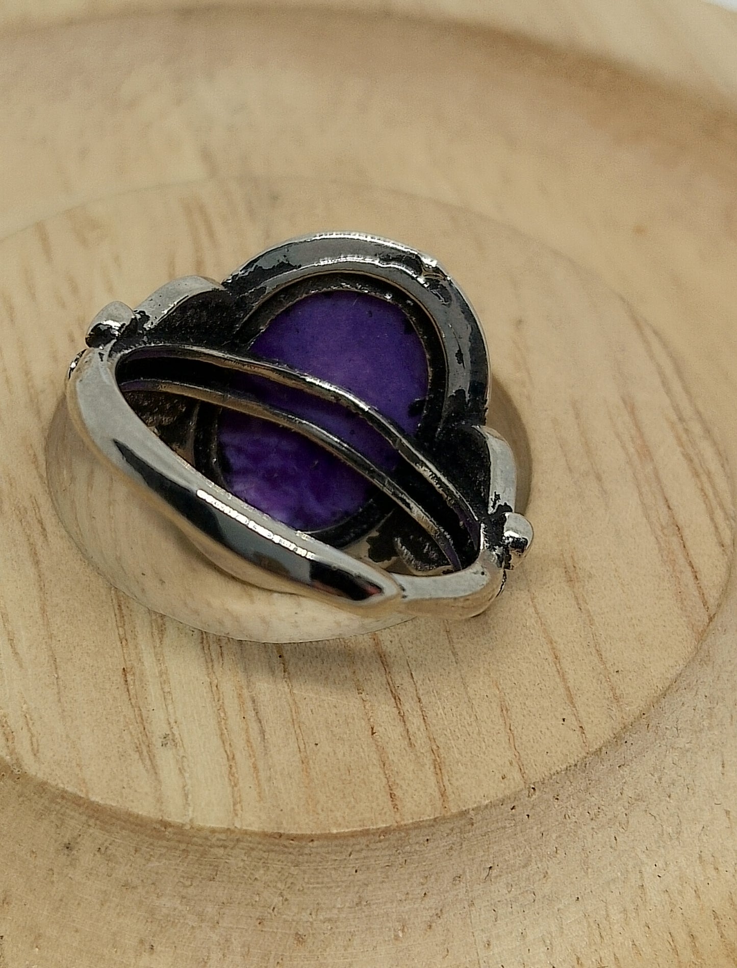 Bague en pierre de charoite