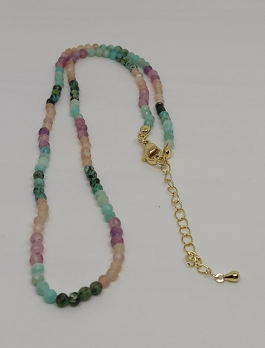 Collier en perles facettes d'améthyste, aventurine, quartz rose, turquoise africaine 2mm