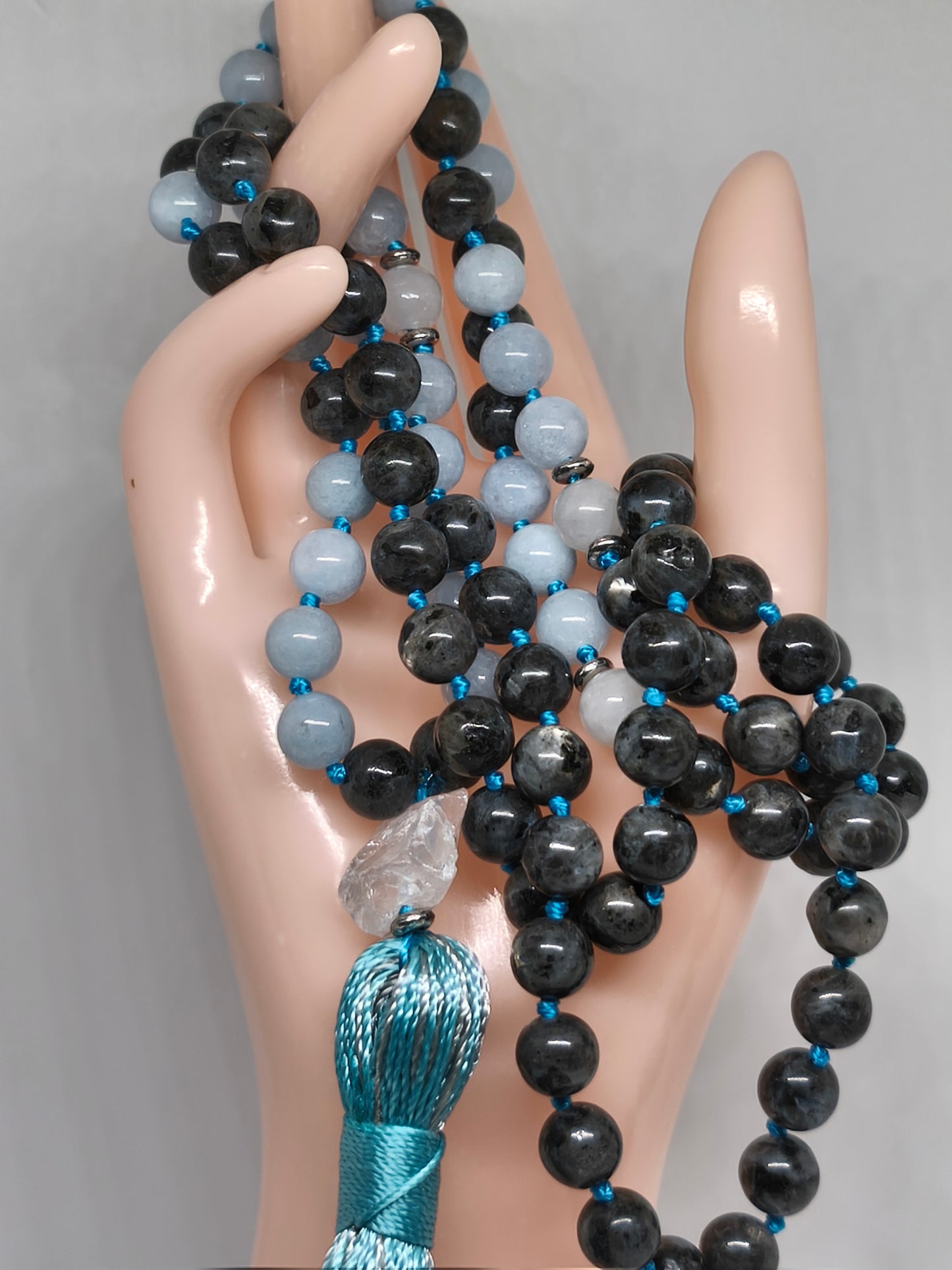Collier Mala en aigue marine, labradorite et quartz blanc
