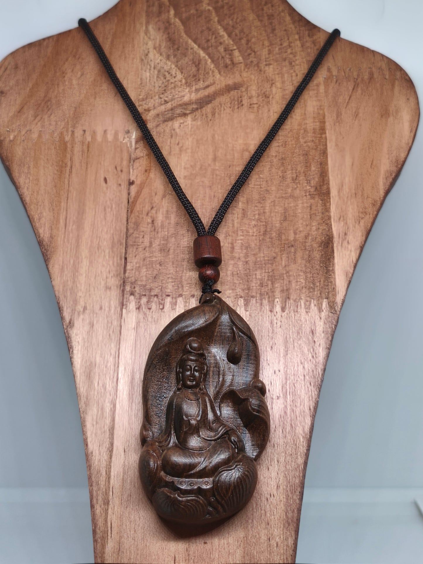 Collier Bouddha en bois