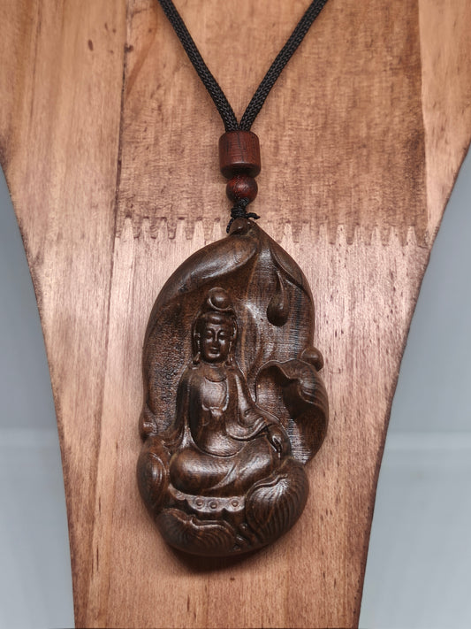 Collier Bouddha en bois