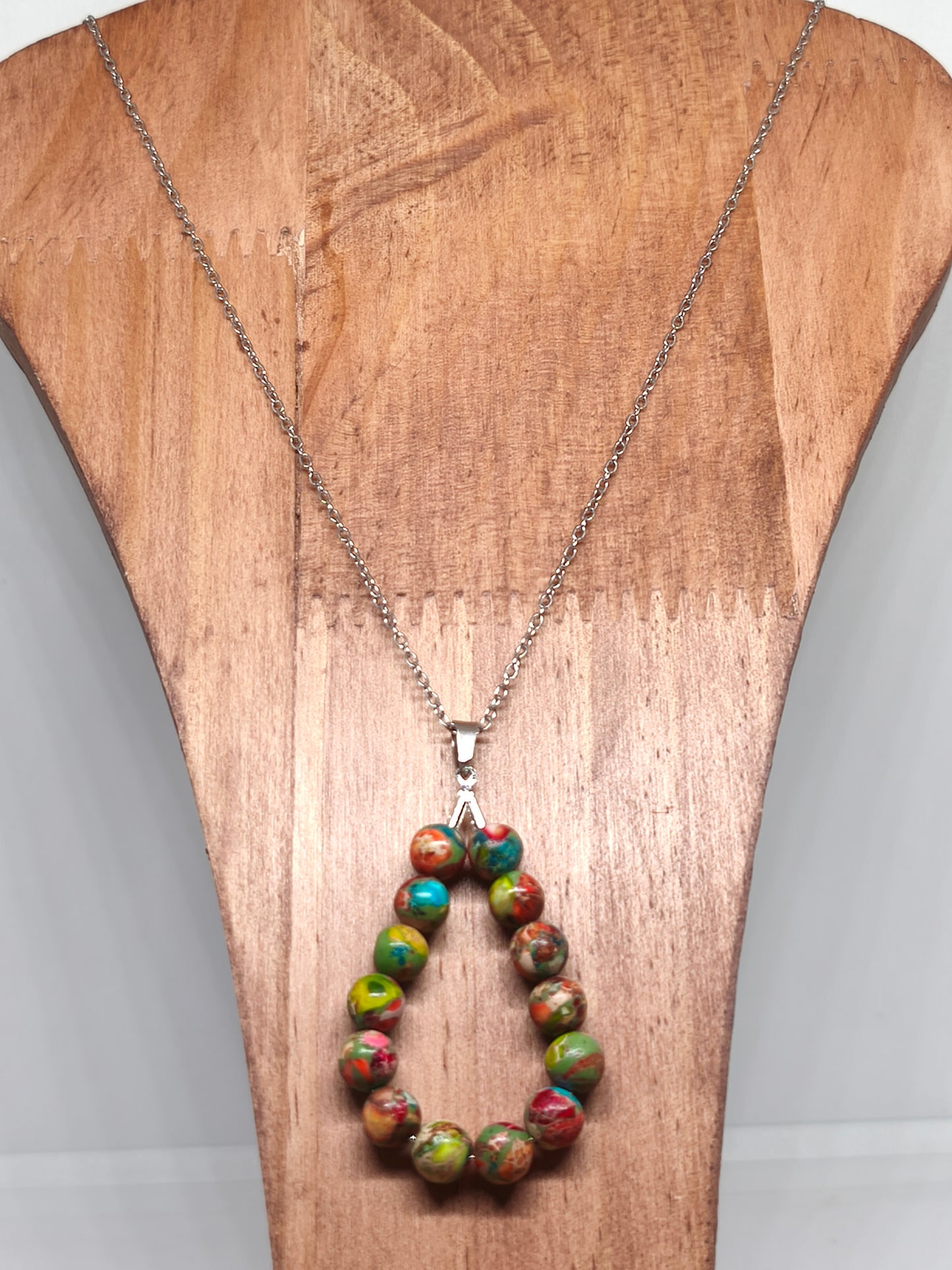 Collier en jaspe impérial multicolore