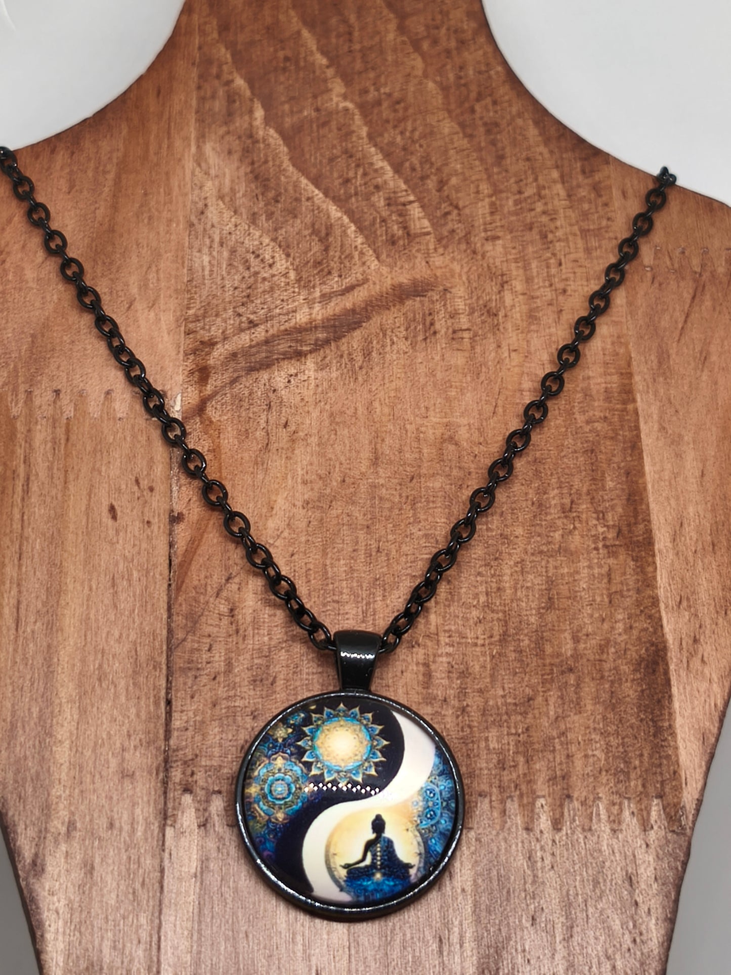 Collier yin yang zen en acier inoxydable et acrylique