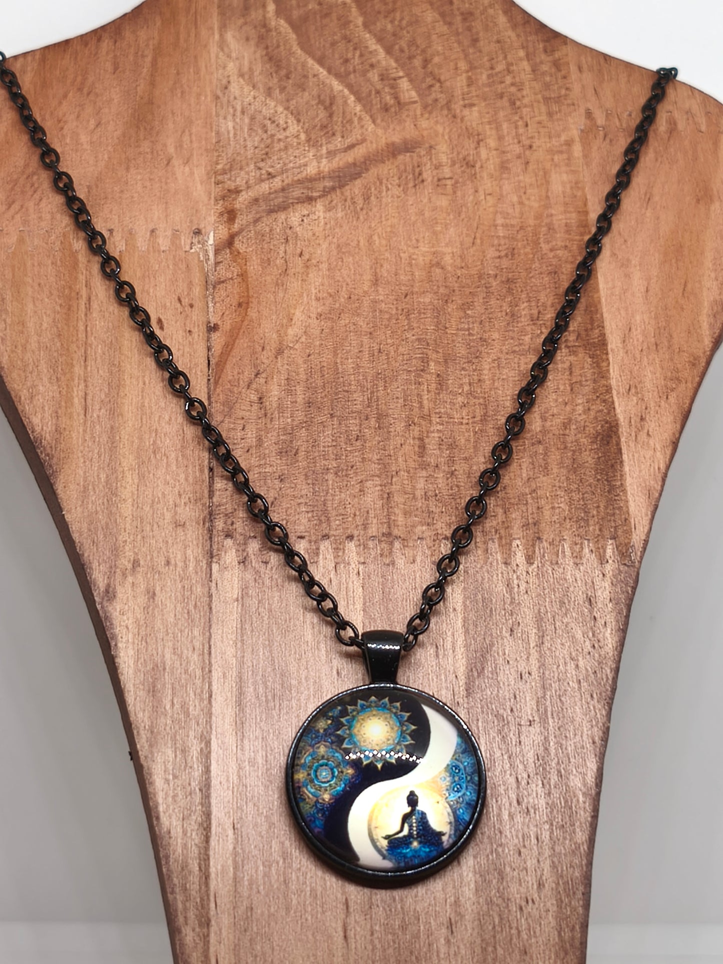 Collier yin yang zen en acier inoxydable et acrylique
