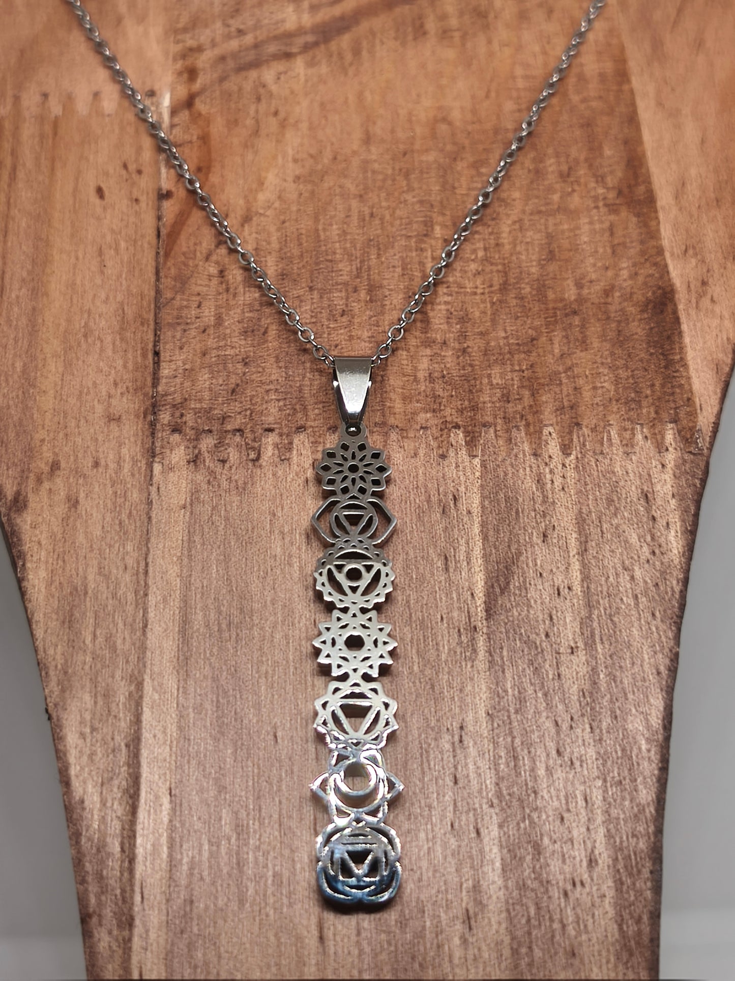 Collier en acier inoxydable motifs 7 chakras
