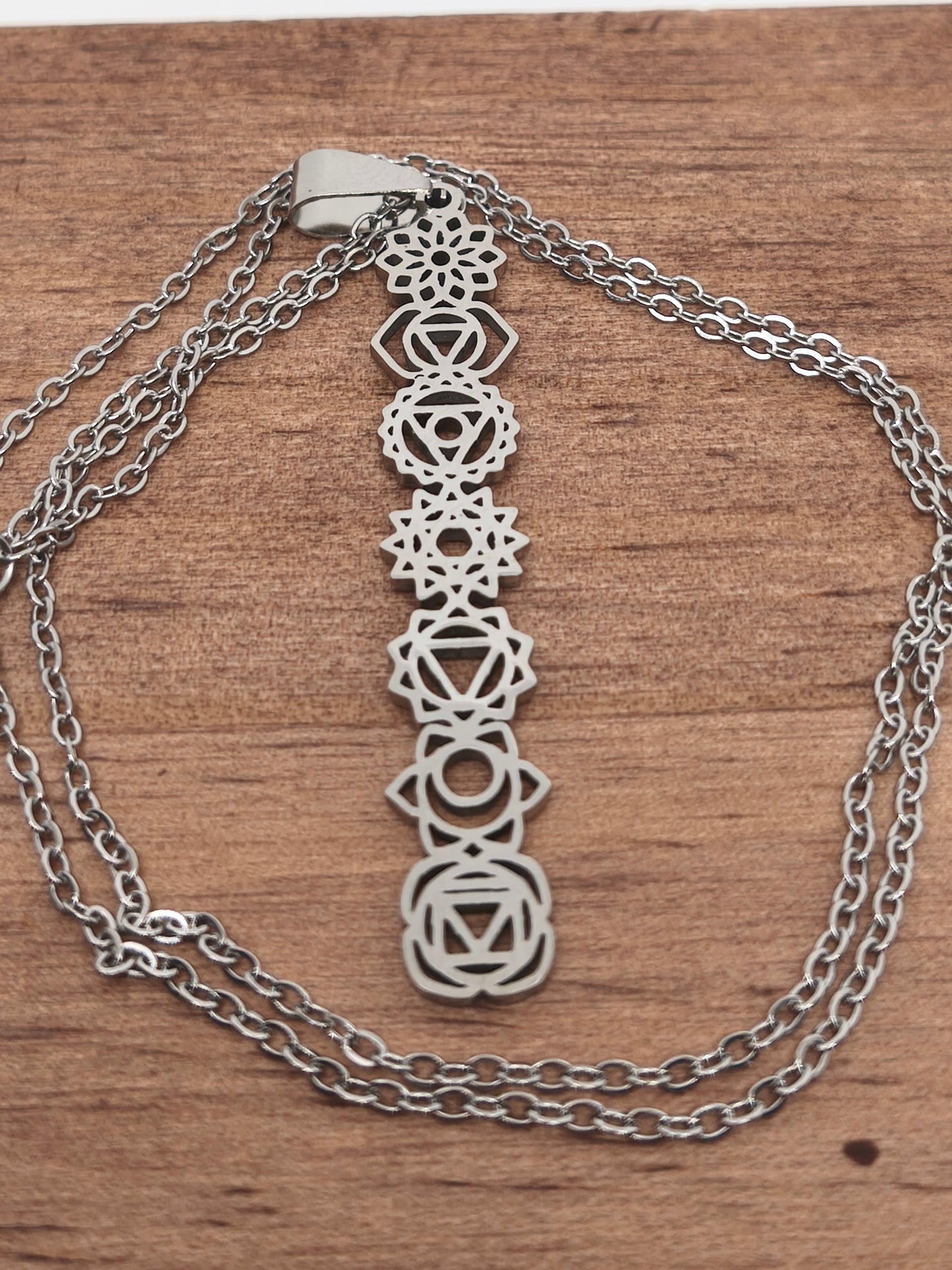 Collier en acier inoxydable motifs 7 chakras