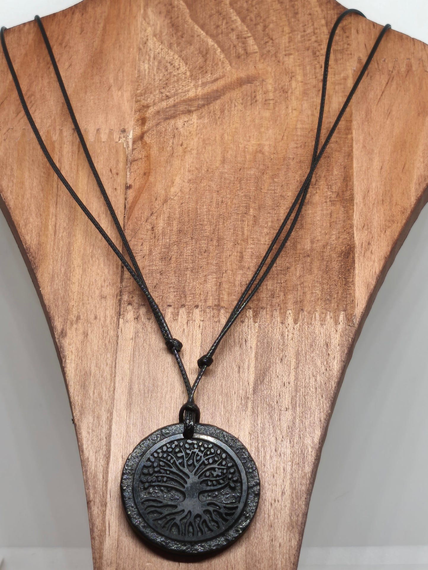 Collier en  shungite, arbre de vie