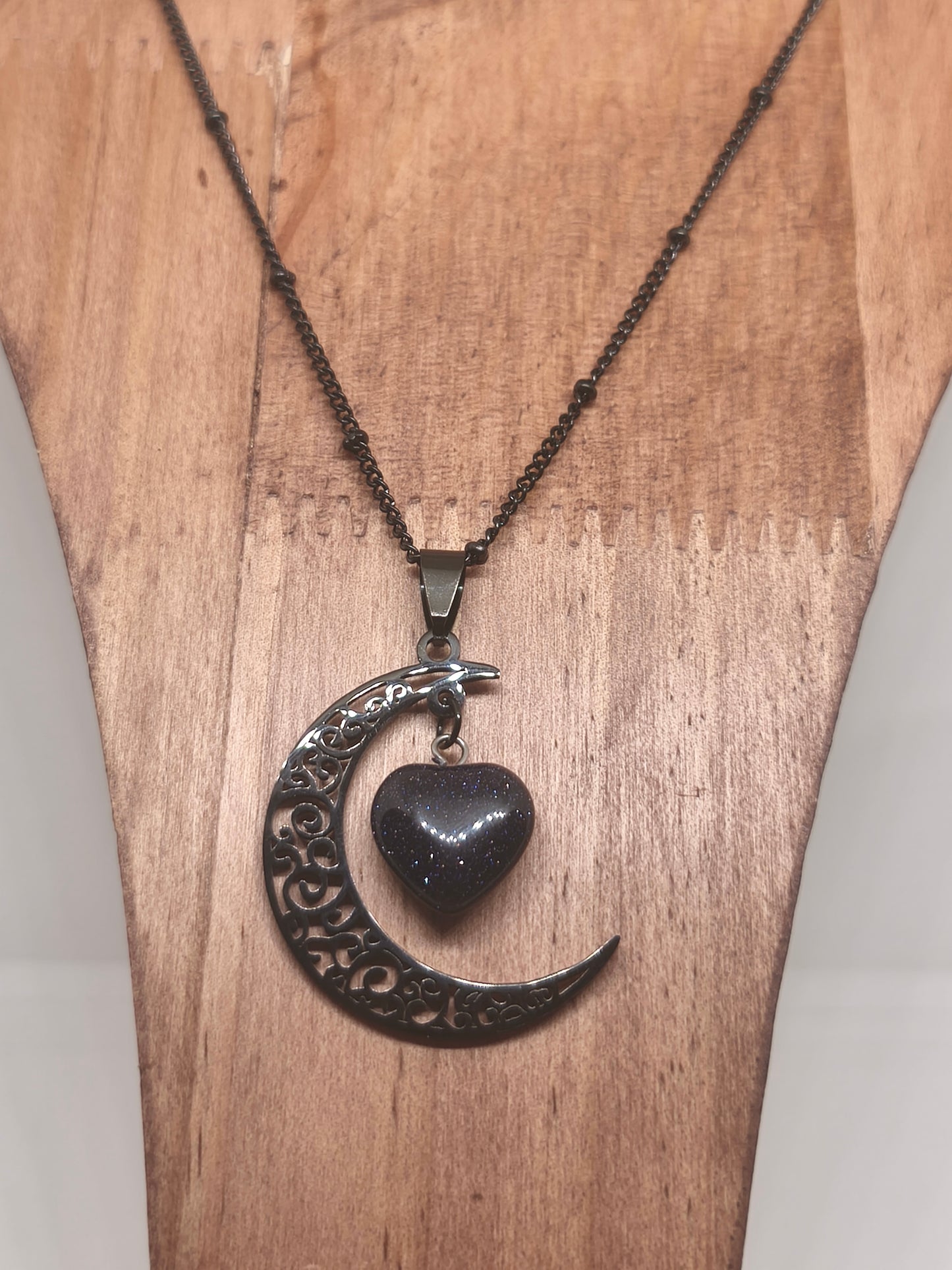 Collier demie lune en acier inoxydable et en grès