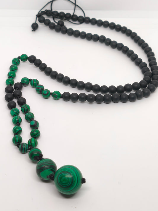 Collier en tourmaline et malachite résinée