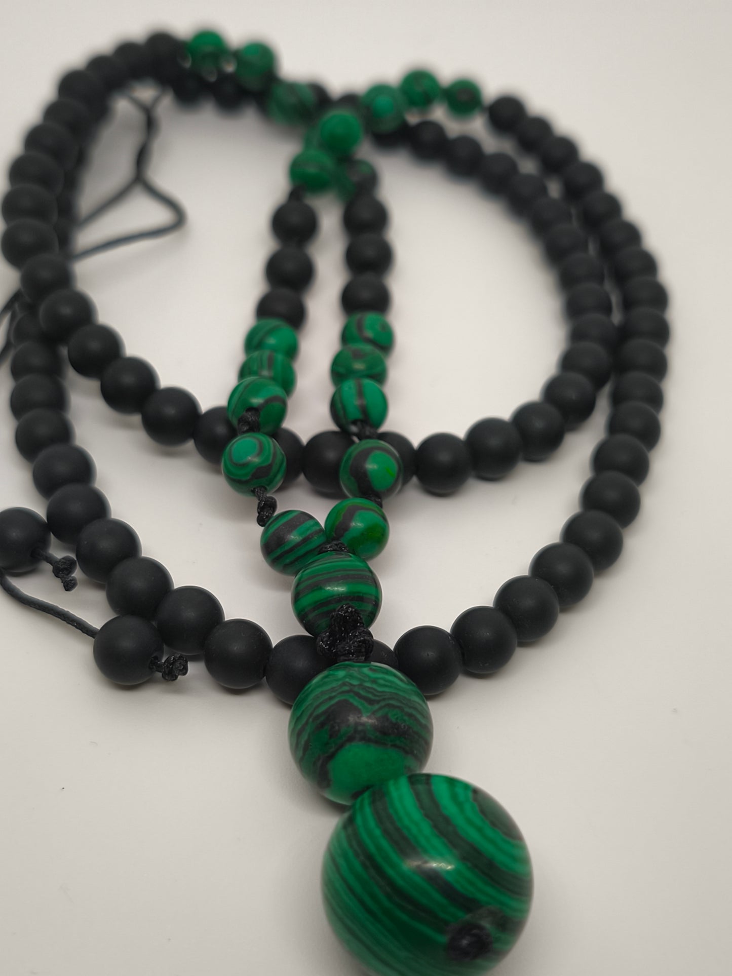 Collier en tourmaline et malachite résinée