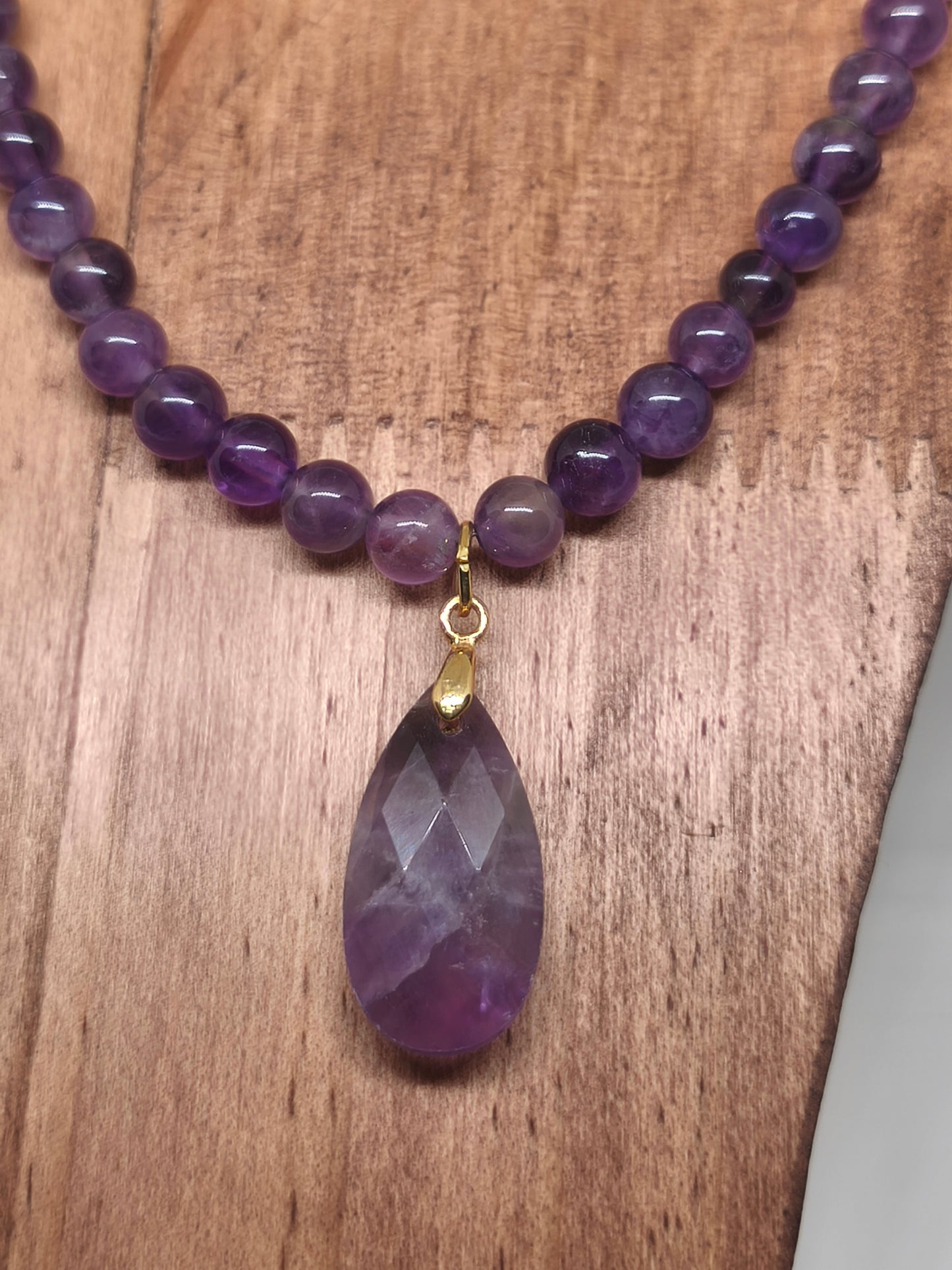 Collier perles et pendentif en améthyste