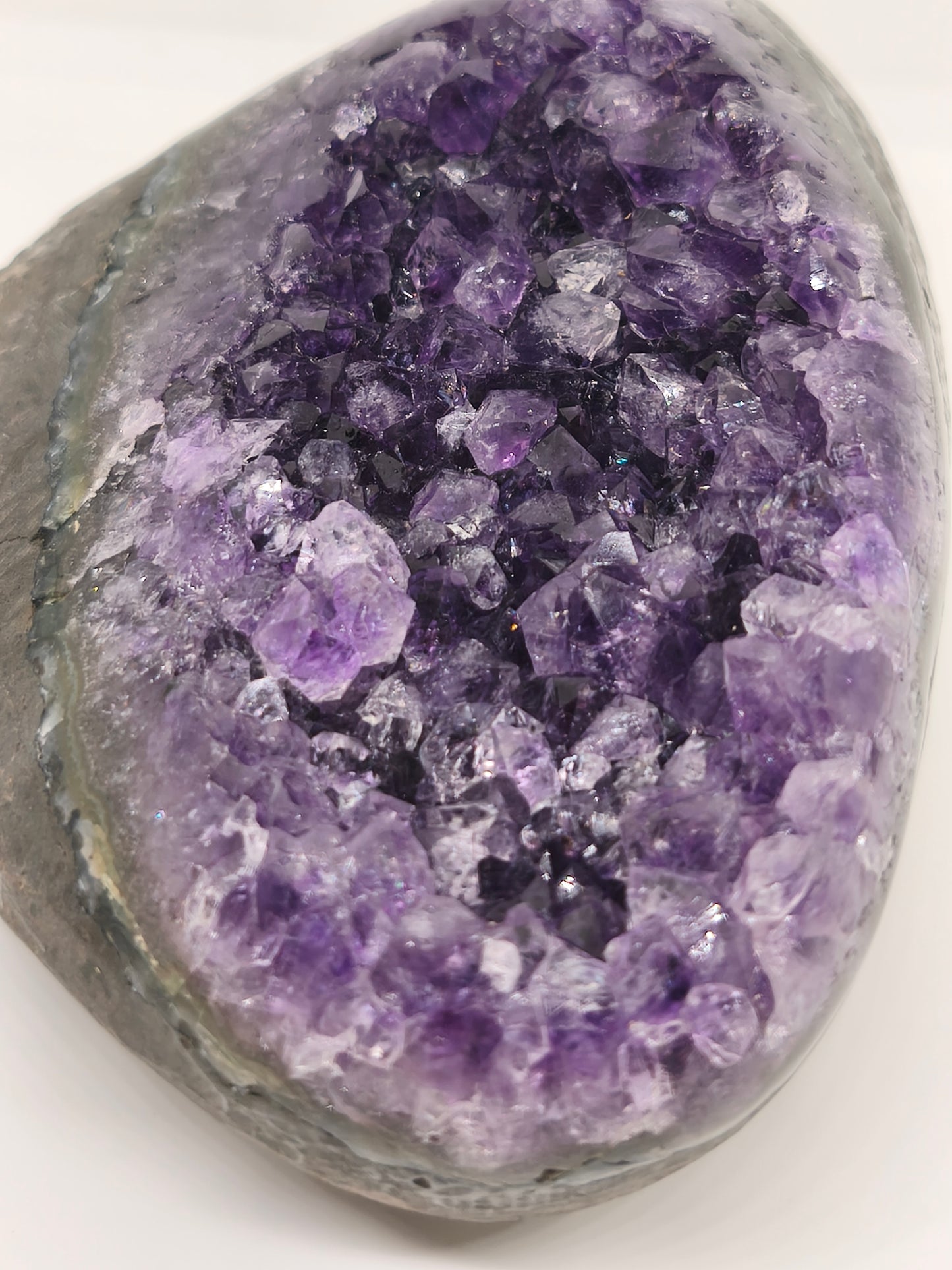 Géode d'améthyste du Brésil