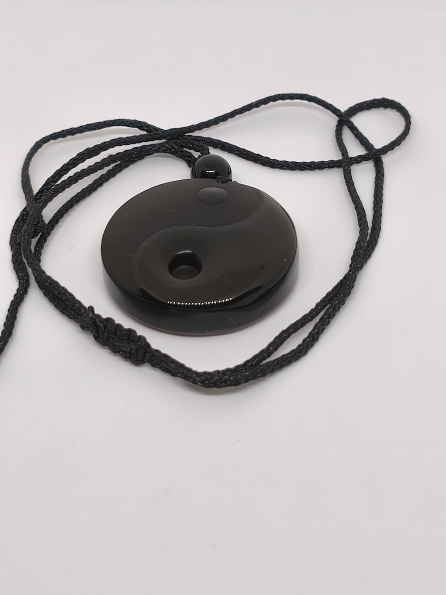 Collier yin yang en obsidienne glacée