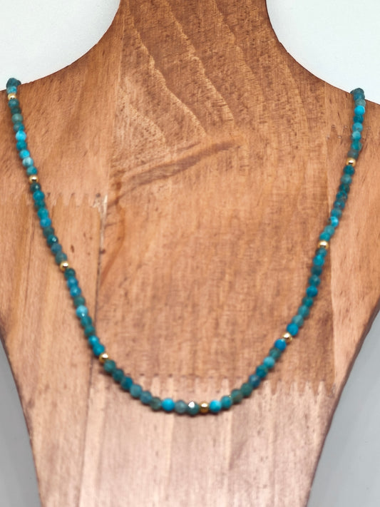 Collier en apatite facette 4mm